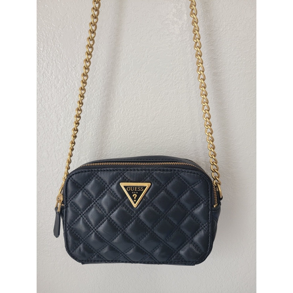 GUESS Women Giully Camera Crossbody Handbag Black Quilted Gold Chain Small Bag